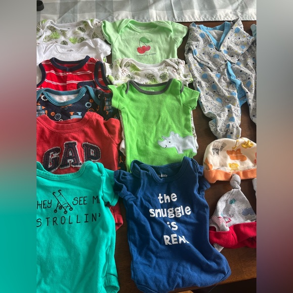 Boy baby bundle (19 items ) - Picture 2 of 4